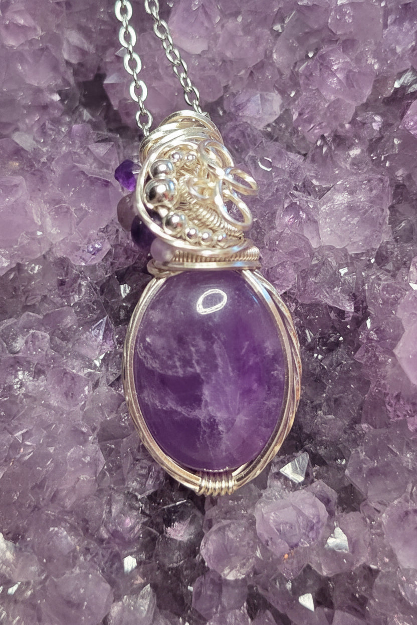 Amethyst with wire flower necklace